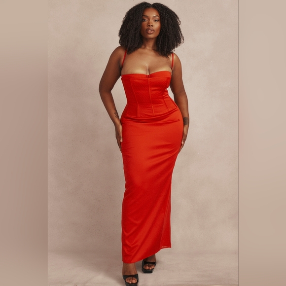 Red Satin 'Shani' House of CB- XS (Plus Cup!) - Picture 2 of 16